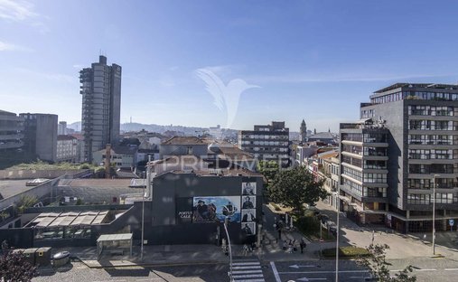 Apartment in Cedofeita, Santo Ildefonso, Se, Miragaia, Sao Nicolau e Vitoria, Porto District, Portugal 1