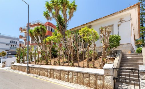 Townhouse in Parede, Lisbon, Portugal 1