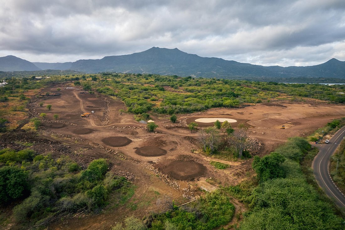 Land in Grande Riviere Noire, Rivière Noire District, Mauritius 4 - 16473041