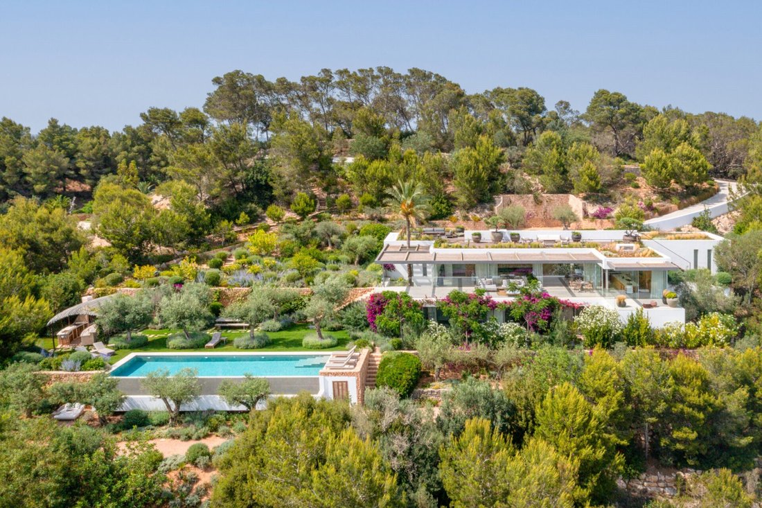 Villa in Santa Eularia des Riu, Balearic Islands, Spain 1 - 15458213