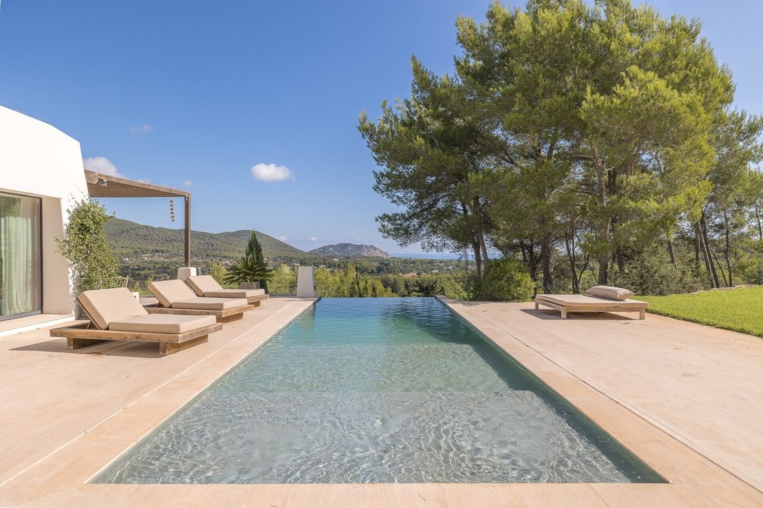 Villa in Santa Eularia des Riu, Balearic Islands, Spain 1 - 15766746