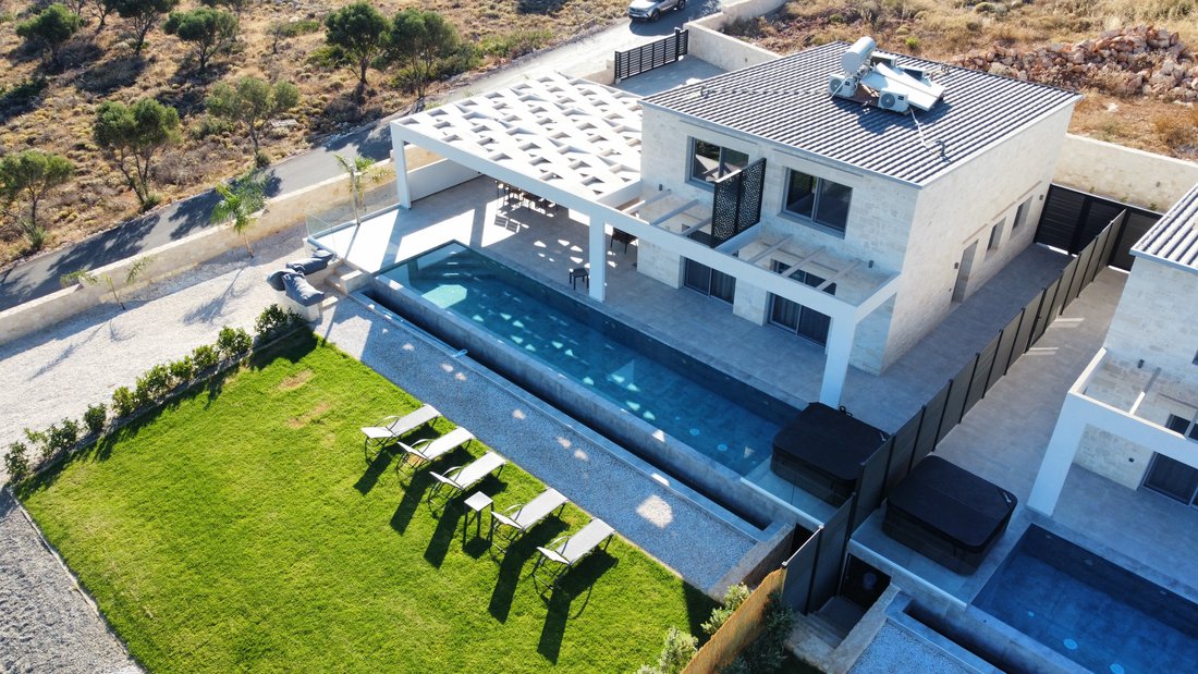 Villa in Crete, Greece 3 - 16473334