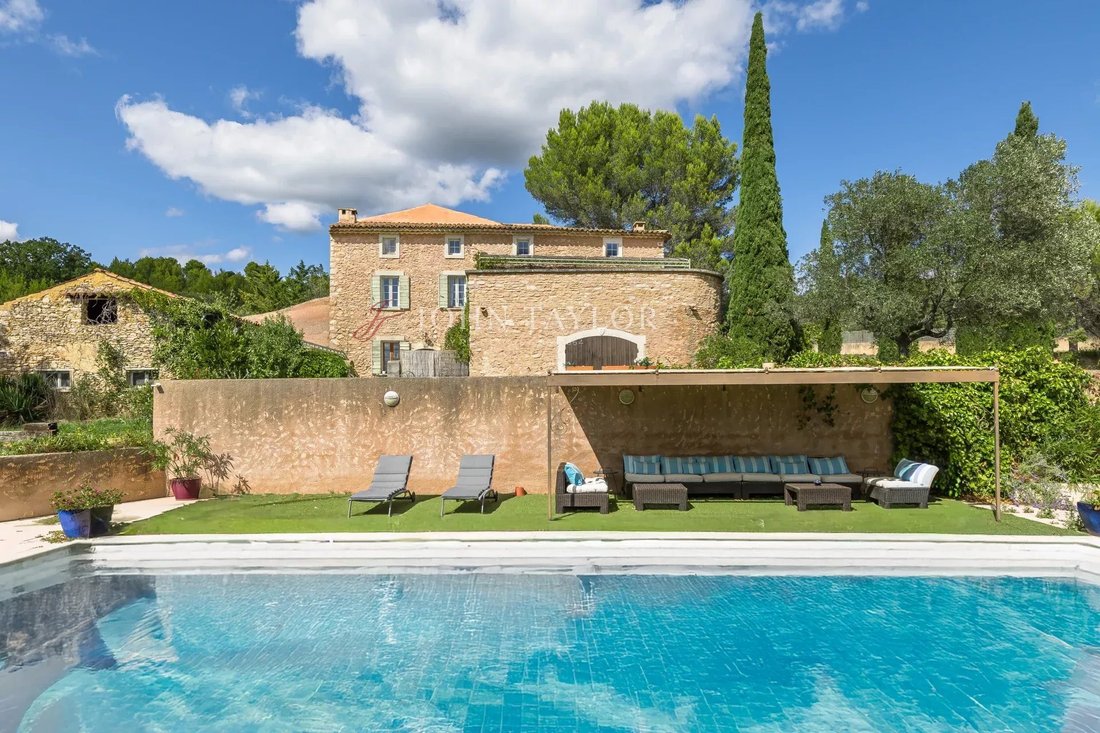 Farm Ranch in Saint-Saturnin-lès-Apt, Provence-Alpes-Côte d'Azur, France 1 - 16473579