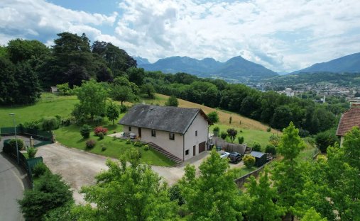 House in Chambery, Auvergne-Rhône-Alpes, France 1
