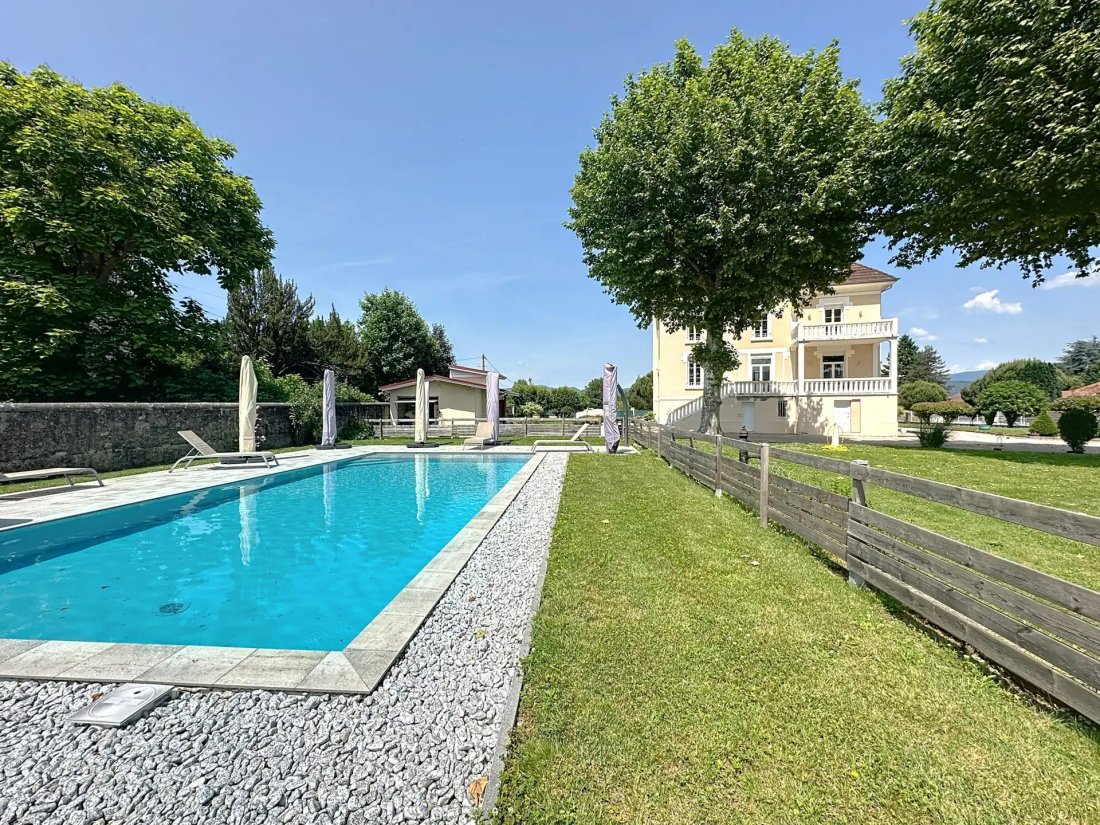 House in Le Pont-de-Beauvoisin, Auvergne-Rhône-Alpes, France 1 - 16473837