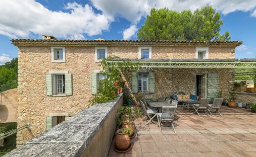 Terreno en Saint-Saturnin-lès-Apt, Provenza-Alpes-Costa Azul, Francia 1