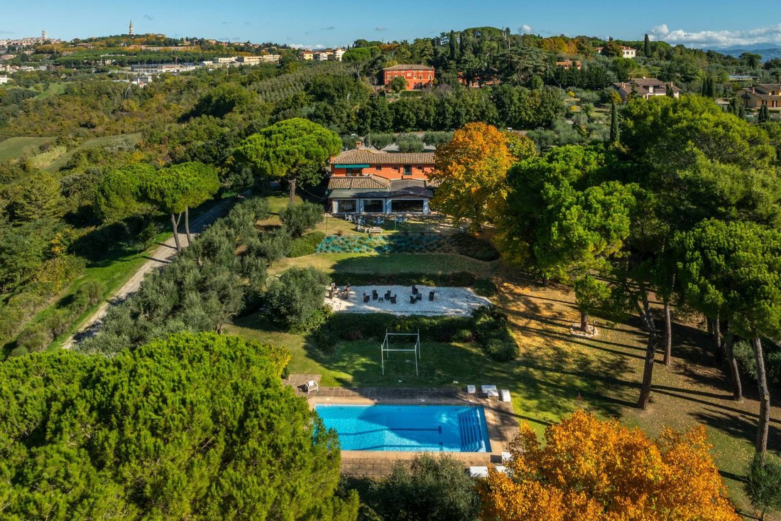 Villa in Historic Center, Perugia, Italy 3 - 16476229