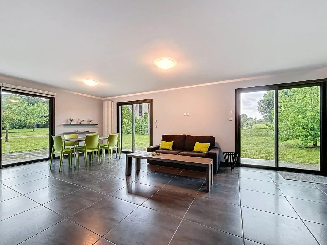 Estate in Romagnieu, Auvergne-Rhône-Alpes, France 4 - 16474536