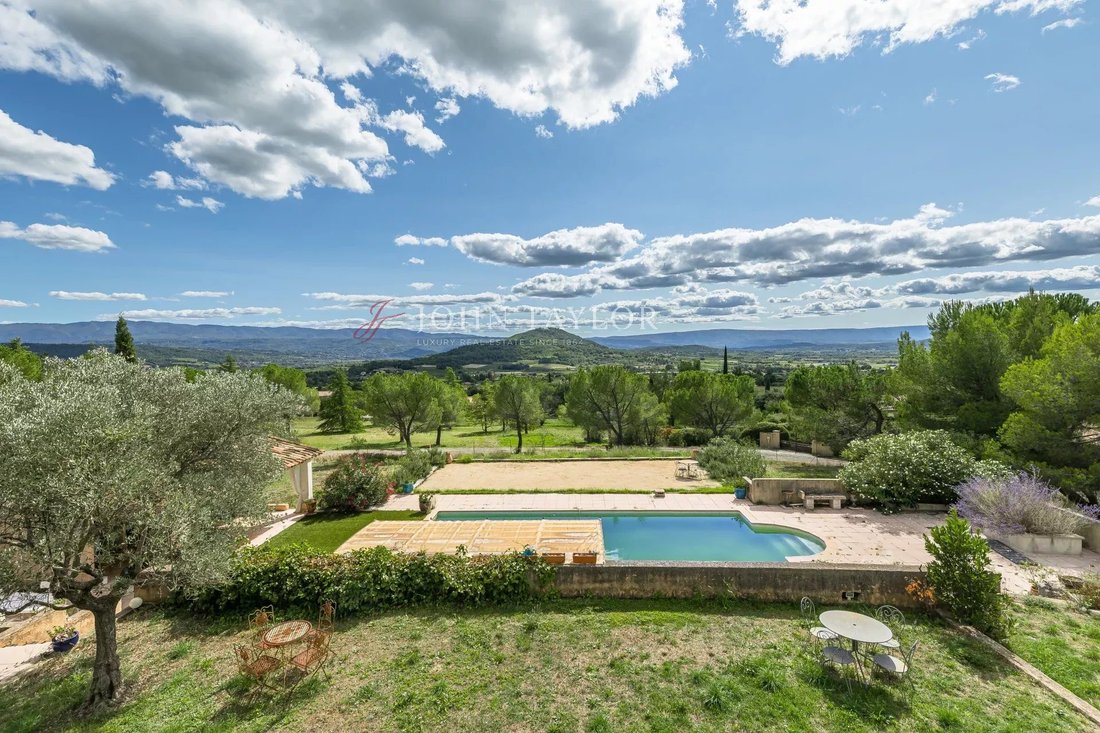 Farm Ranch in Saint-Saturnin-lès-Apt, Provence-Alpes-Côte d'Azur, France 2 - 16473579