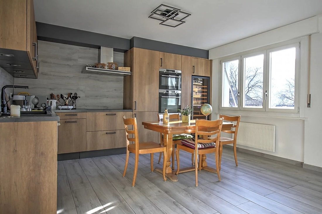 Situation Optimale Pour Cet Appartement 4.5 Pièces
