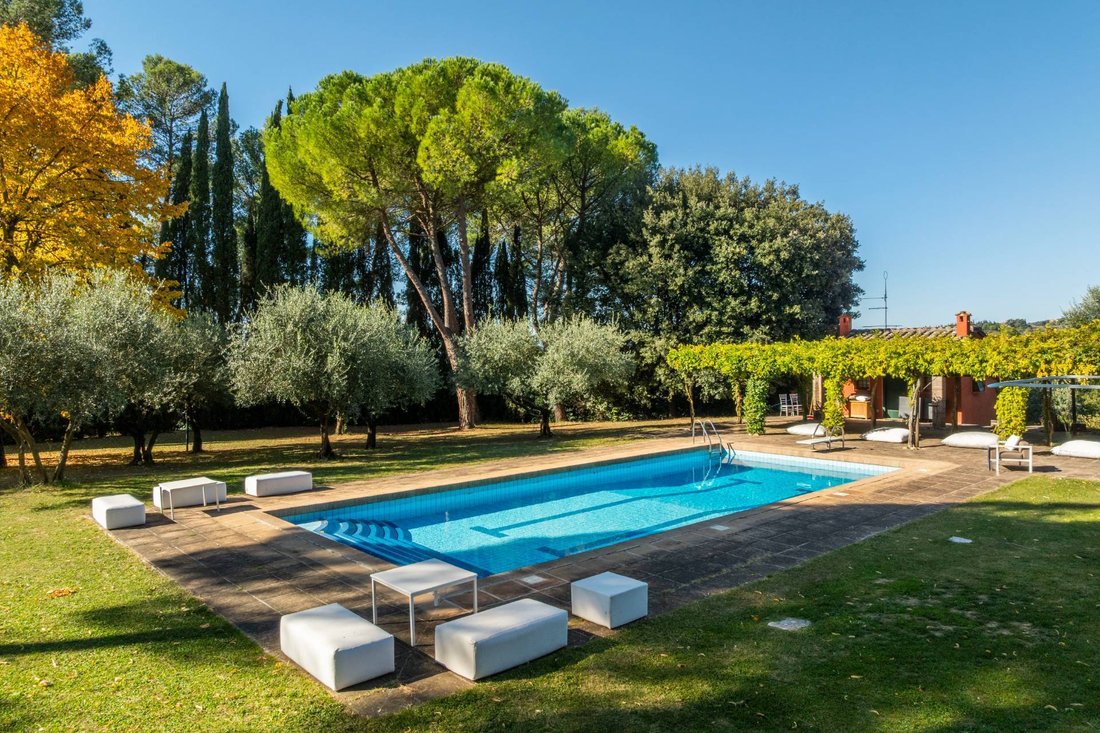 Villa in Historic Center, Perugia, Italy 4 - 16476229