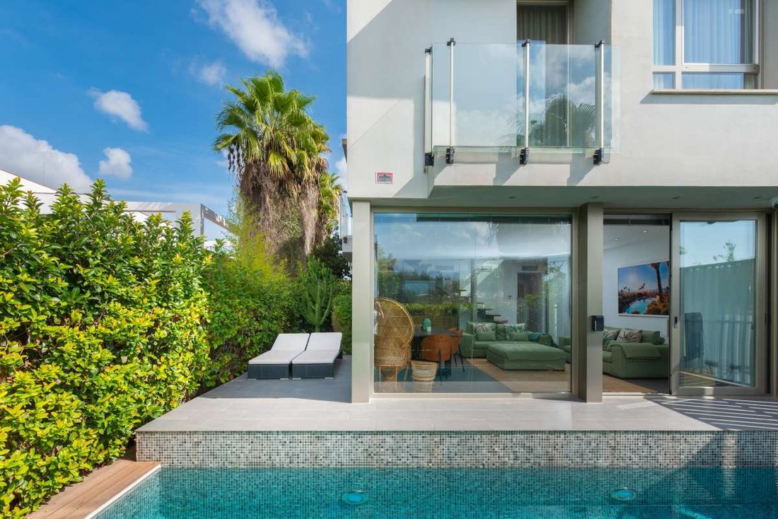 Villa in Jesus, Santa Eularia des Riu, Balearic Islands 1 - 16474028