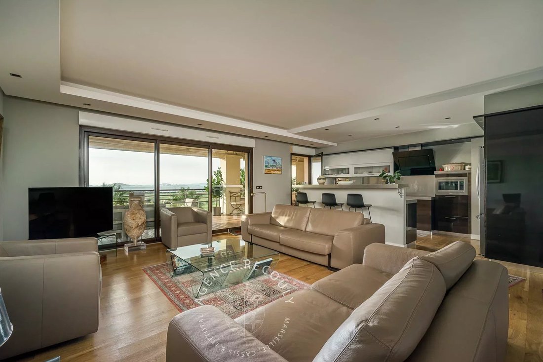Apartment in Bonneveine, 8e Arrondissement, Marseille 3 - 16476150
