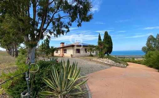 Villa in Montenero di Bisaccia, Molise, Italy 1