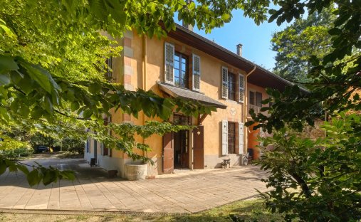 Estate in Chambery, Auvergne-Rhône-Alpes, France 1