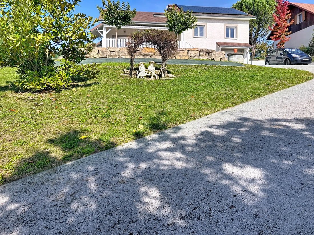 House in Le Pont-de-Beauvoisin, Auvergne-Rhône-Alpes, France 1 - 16474464