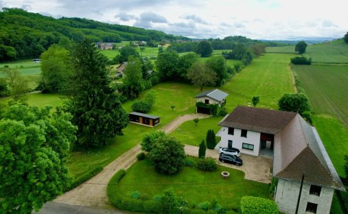 Estate in Romagnieu, Auvergne-Rhône-Alpes, France 1
