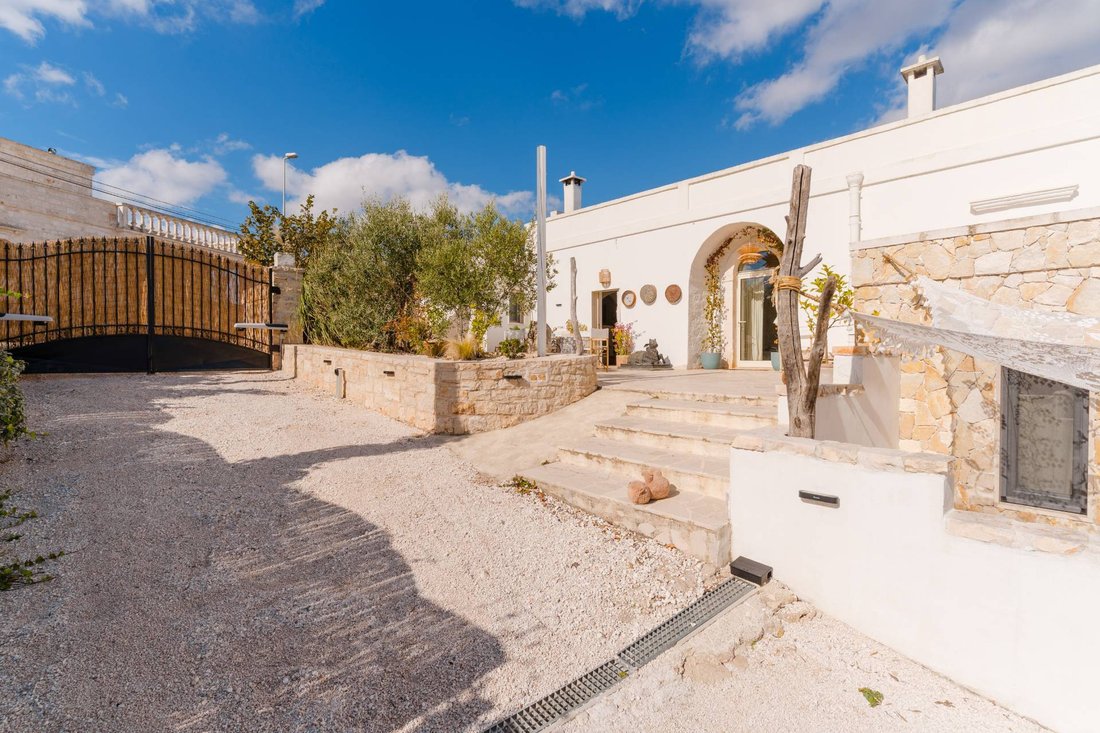 Chalet in Locorotondo, Apulia, Italy 2 - 16470177