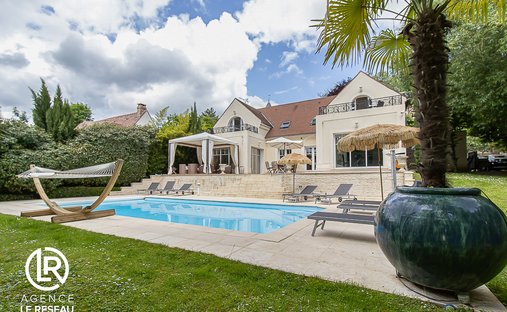 Villa in Centre Montmorency, Montmorency, France 1