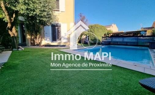 Castle for Sale in Villeneuve-lès-Maguelone, Occitanie, France