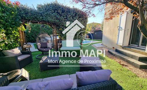 Castle for Sale in Villeneuve-lès-Maguelone, Occitanie, France