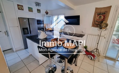 Castle for Sale in Villeneuve-lès-Maguelone, Occitanie, France