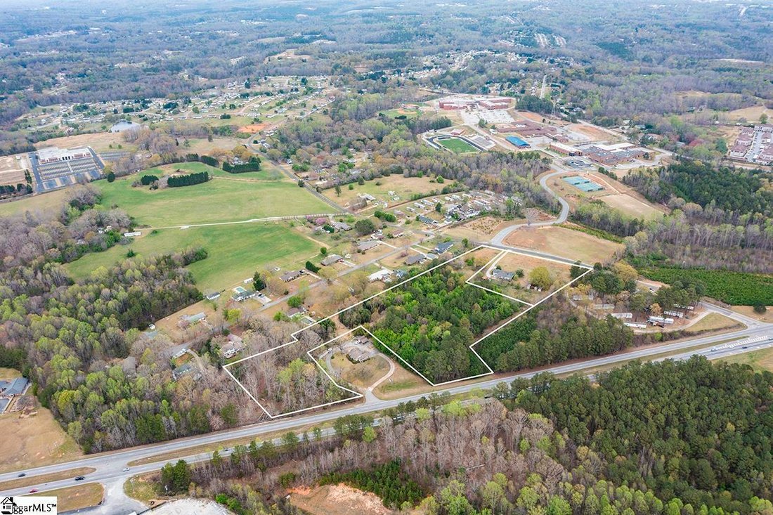 Farm Ranch in Greenville, South Carolina, United States 3 - 16474678