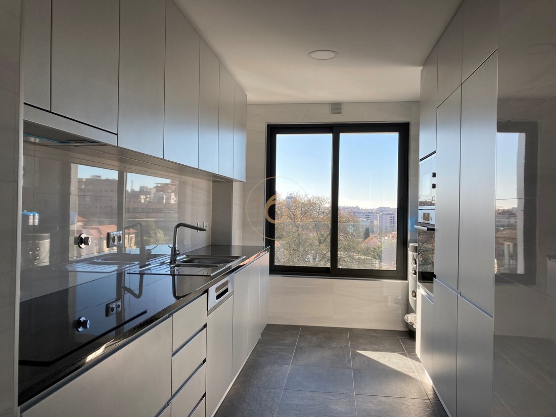 Apartment in Cedofeita, Santo Ildefonso, Se, Miragaia, Sao Nicolau e Vitoria, Porto District, Portugal 5 - 12514329