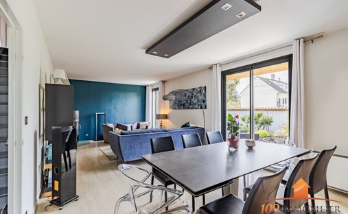 Castle for Sale in Villefranche-sur-Saone, Auvergne-Rhône-Alpes, France