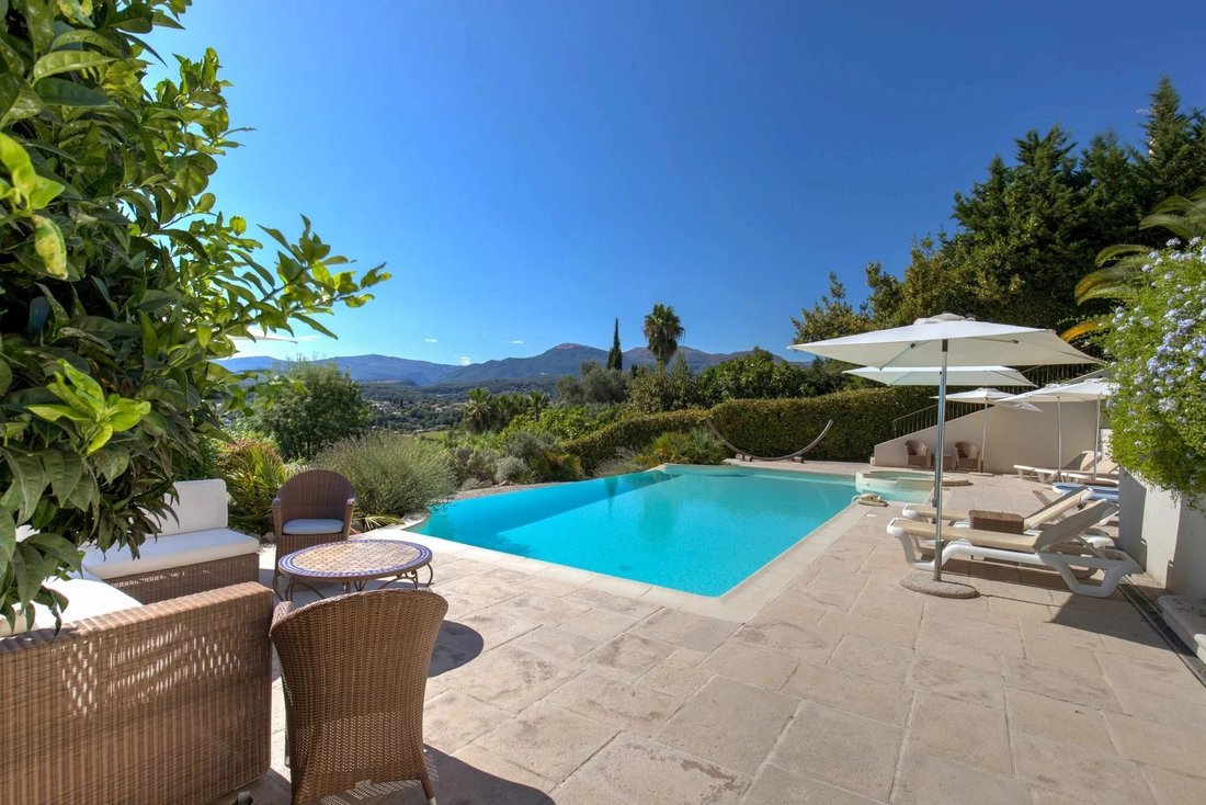 Casa en Saint-Paul-de-Vence, Provenza-Alpes-Costa Azul, Francia 4 - 12315788