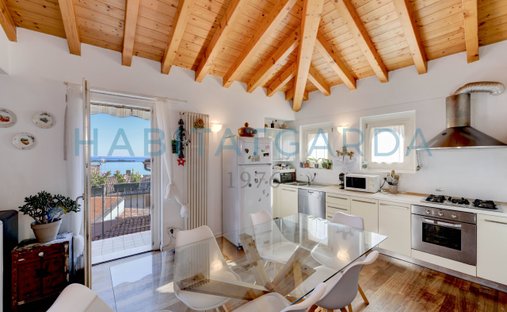 Villa in Gardone Riviera, Lombardy, Italy 1