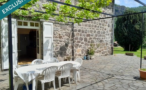 Castle for Sale in Aurillac, Auvergne-Rhône-Alpes, France