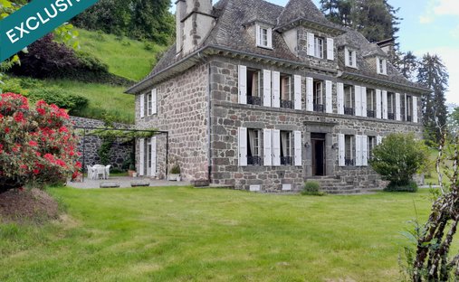 Castle for Sale in Aurillac, Auvergne-Rhône-Alpes, France