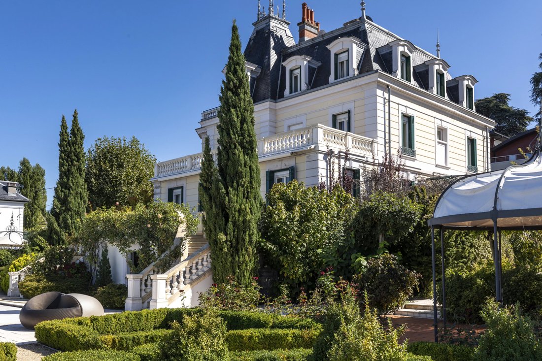House in Évian-les-Bains, Auvergne-Rhône-Alpes, France 1 - 16473602