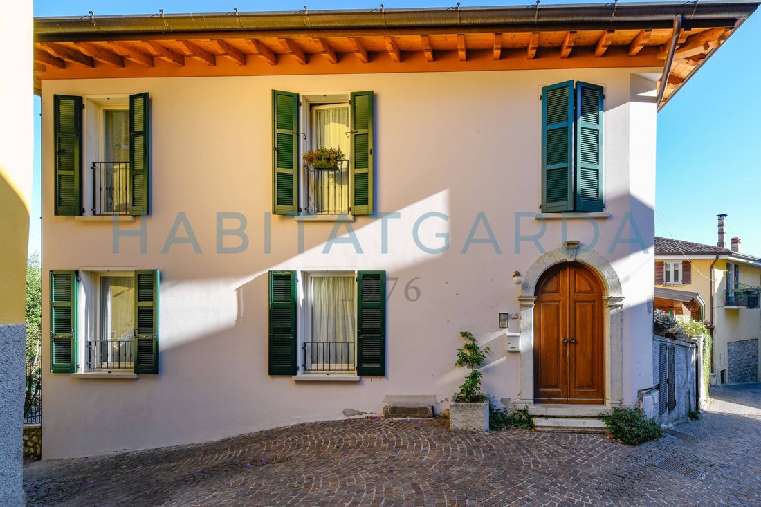 Villa in Gardone Riviera, Lombardy, Italy 2 - 16476232
