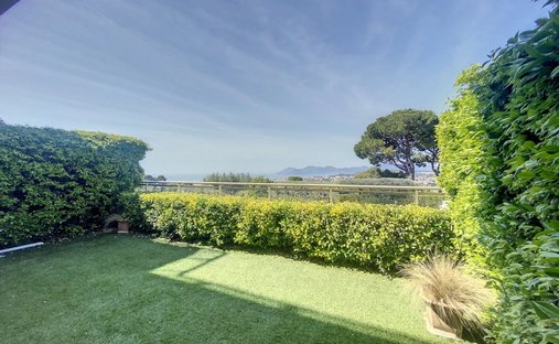 Apartment in Vieux Cannet, Le Cannet, France 1