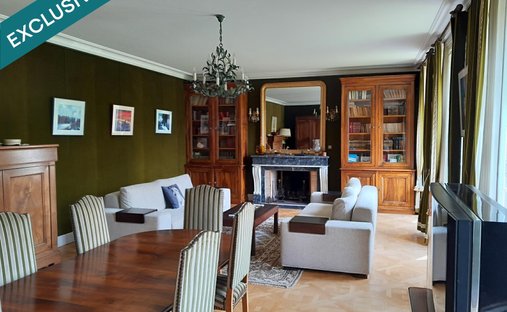 Castle for Sale in Aurillac, Auvergne-Rhône-Alpes, France