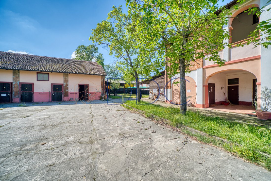 Farm Ranch in Broni, Lombardy, Italy 2 - 15794366