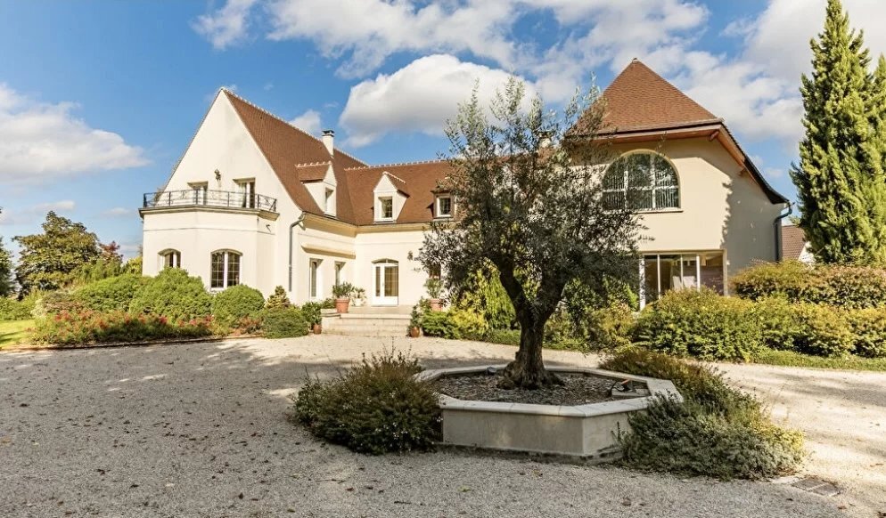Villa in Gouvieux, Hauts-de-France, France 2 - 16474415