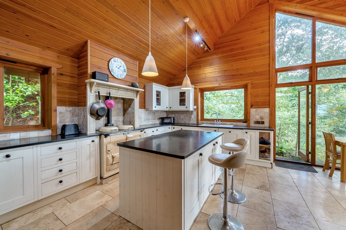 Bungalow in Devon, England 1 - 16475792