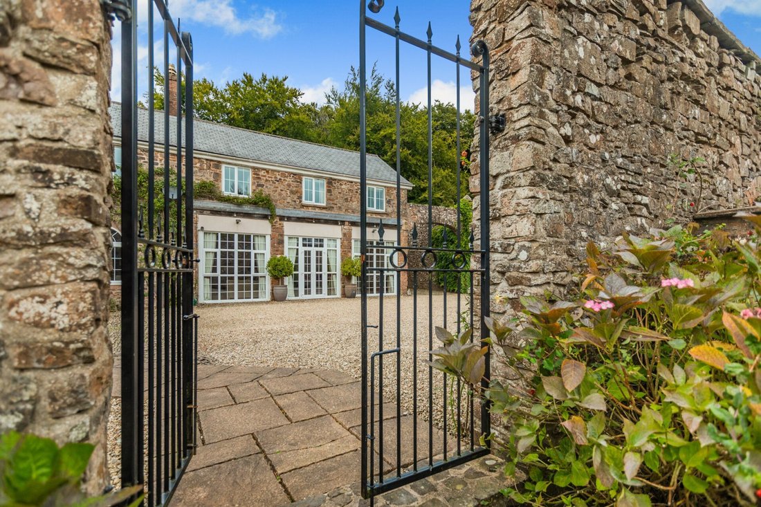 House in Stoodleigh, England 1 - 16475775