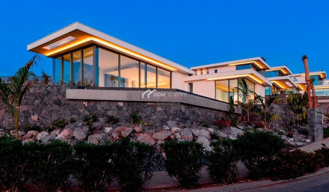 Villa in Guia de Isora, Canary Islands, Spain 2 - 16475445