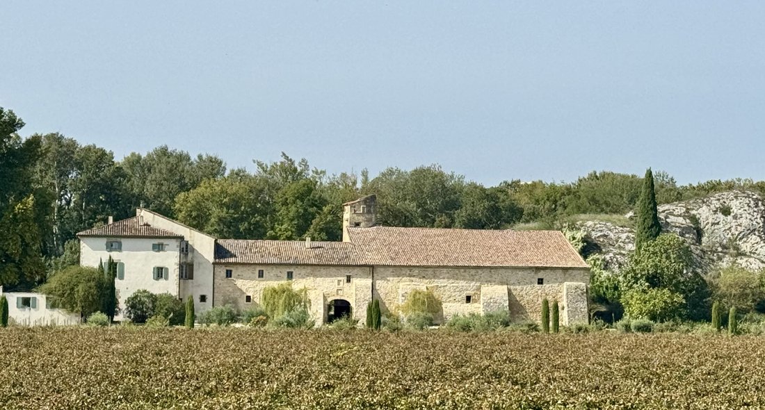 Castle in Châteauneuf-du-Pape, Provence-Alpes-Côte d'Azur, France 3 - 16475844