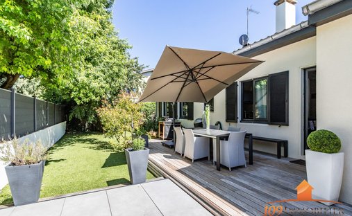 Castle for Sale in Villefranche-sur-Saone, Auvergne-Rhône-Alpes, France