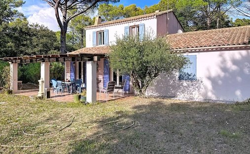 Villa in Besse-sur-Issole, Provence-Alpes-Côte d'Azur, France 1