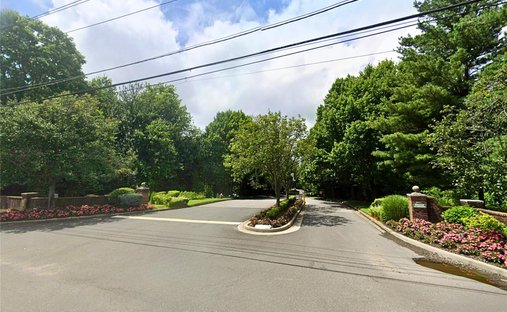 Land in Old Brookville, New York, United States 1