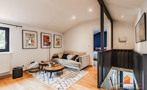 Castle for Sale in Villefranche-sur-Saone, Auvergne-Rhône-Alpes, France