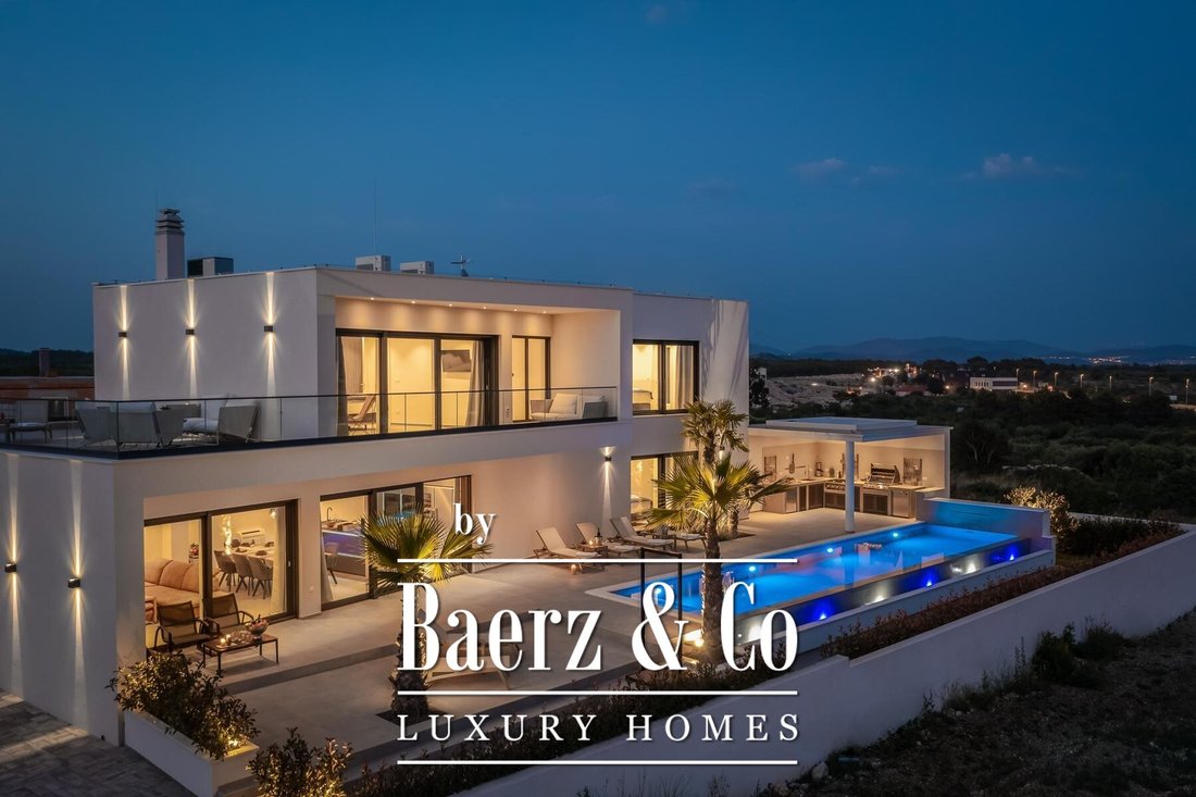 Villa in Vodice, Sibenik-Knin County, Croatia 1 - 16476089