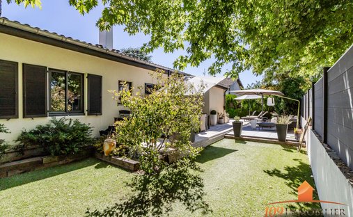 Castle for Sale in Villefranche-sur-Saone, Auvergne-Rhône-Alpes, France