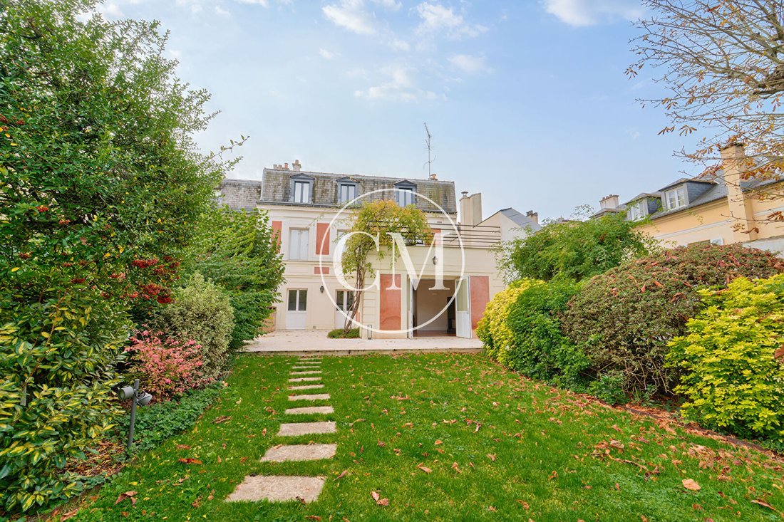 House in Saint Louis, Versailles, France 1 - 16477280